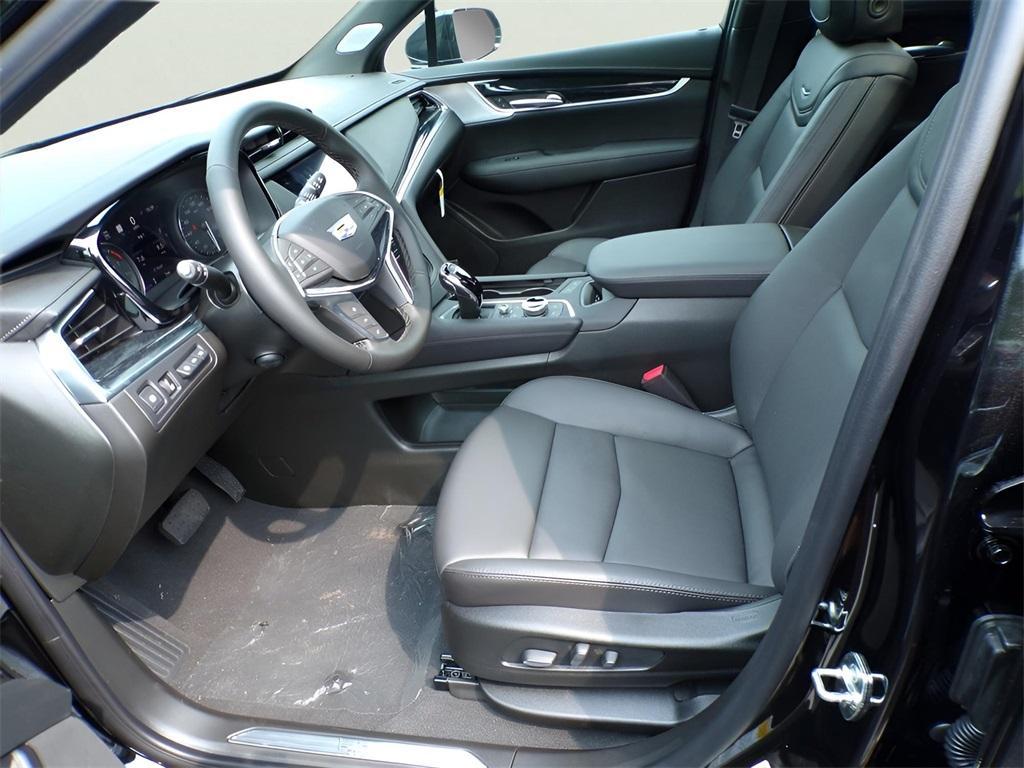 new 2025 Cadillac XT5 car, priced at $53,990