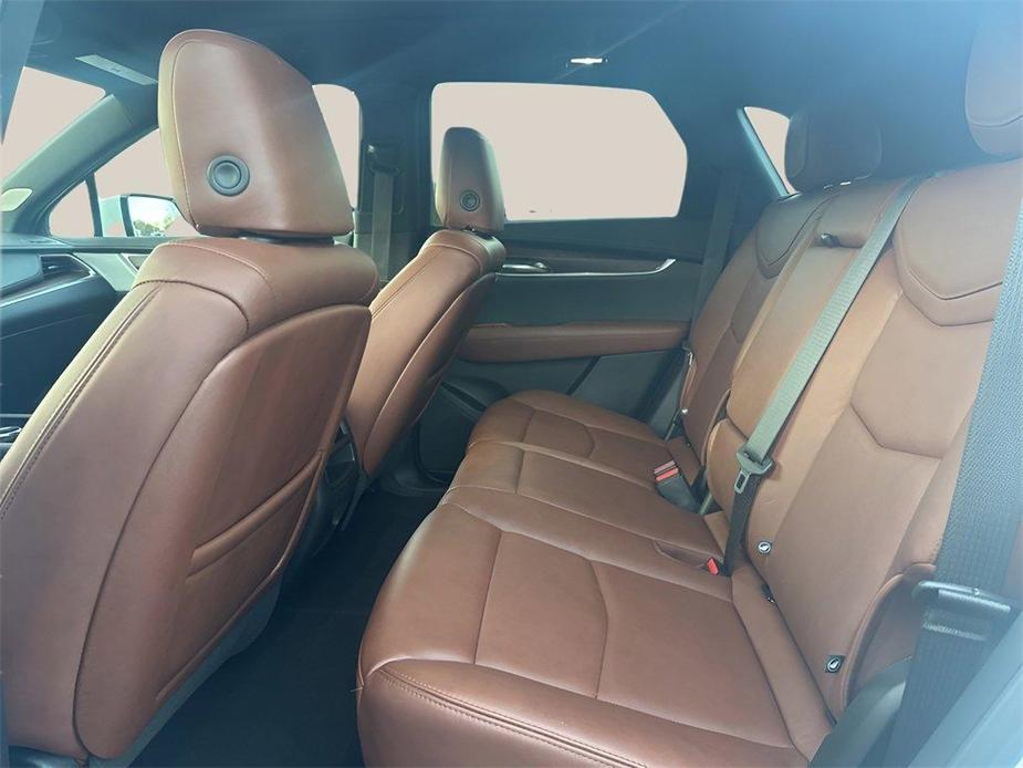 used 2022 Cadillac XT5 car, priced at $36,991