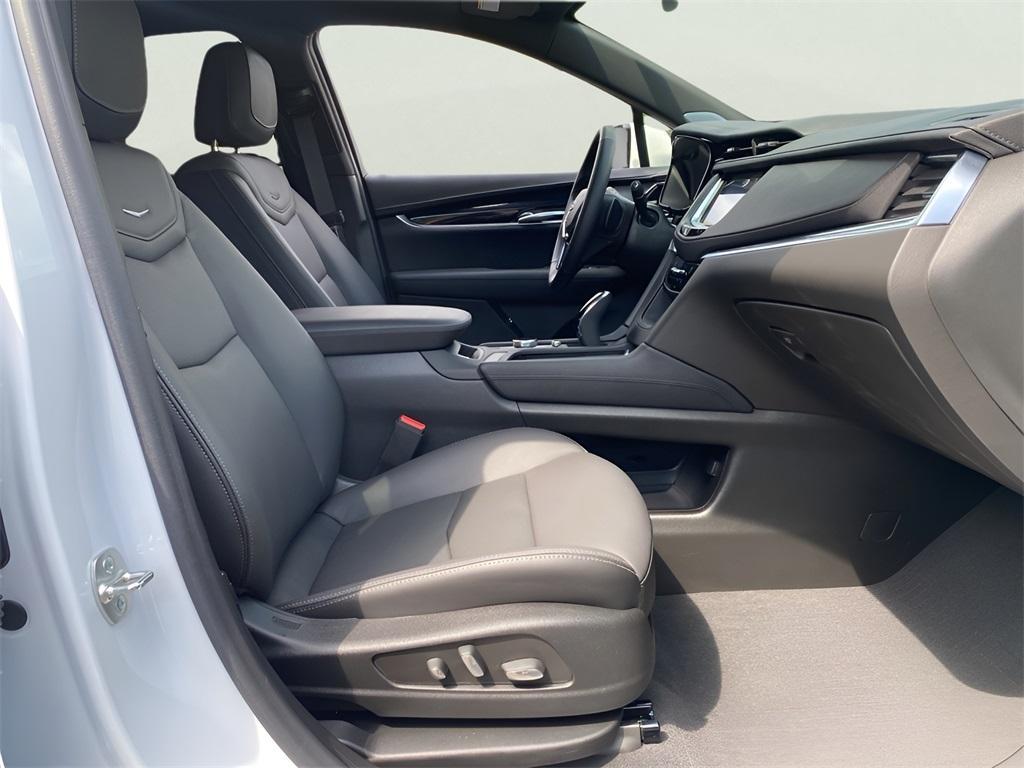 used 2024 Cadillac XT5 car, priced at $52,991