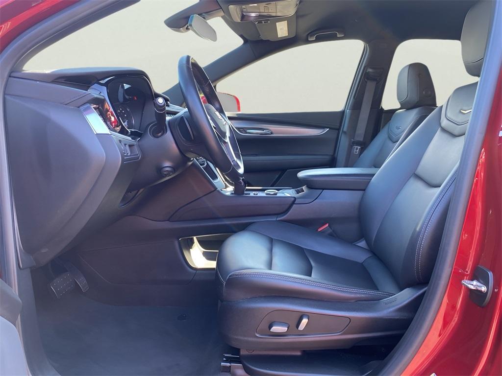 used 2020 Cadillac XT5 car, priced at $23,991
