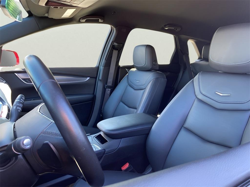 used 2020 Cadillac XT5 car, priced at $23,991