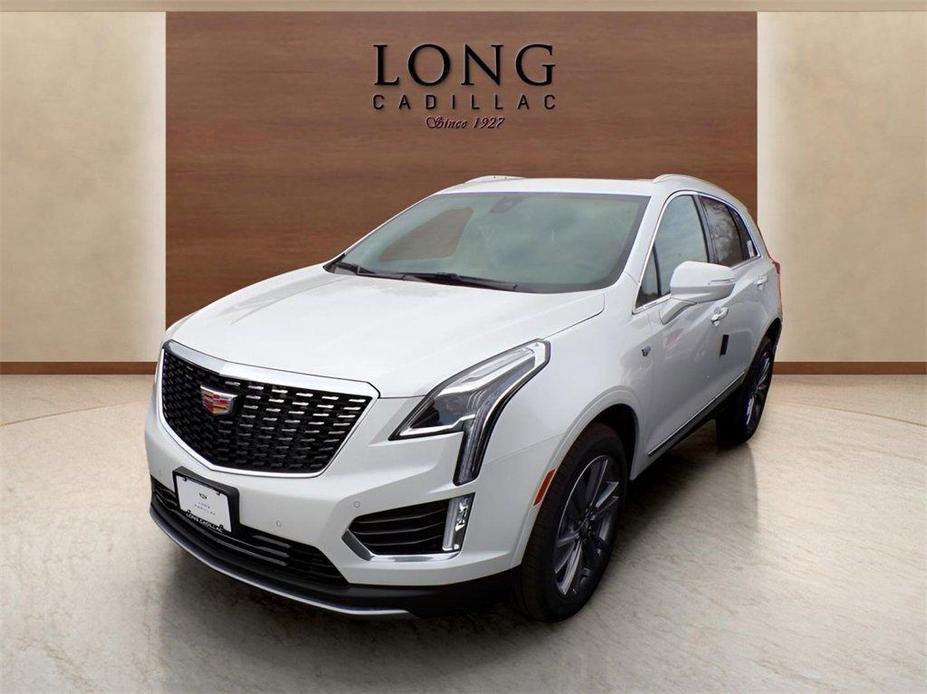 new 2025 Cadillac XT5 car, priced at $54,215