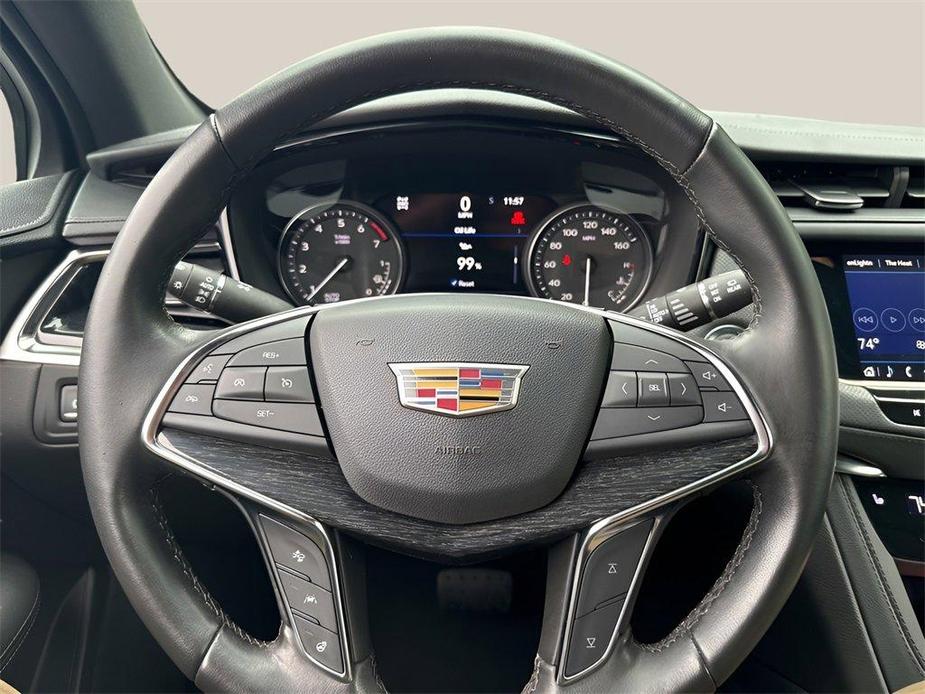 used 2022 Cadillac XT5 car, priced at $36,991