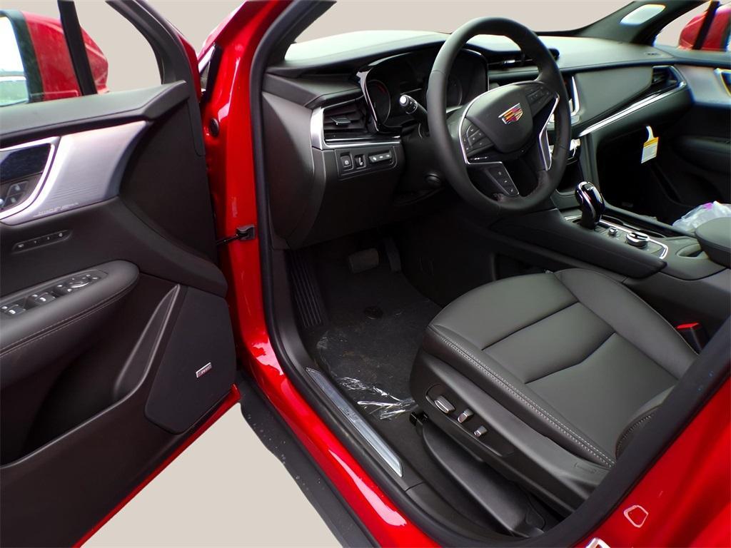 new 2025 Cadillac XT5 car, priced at $57,790