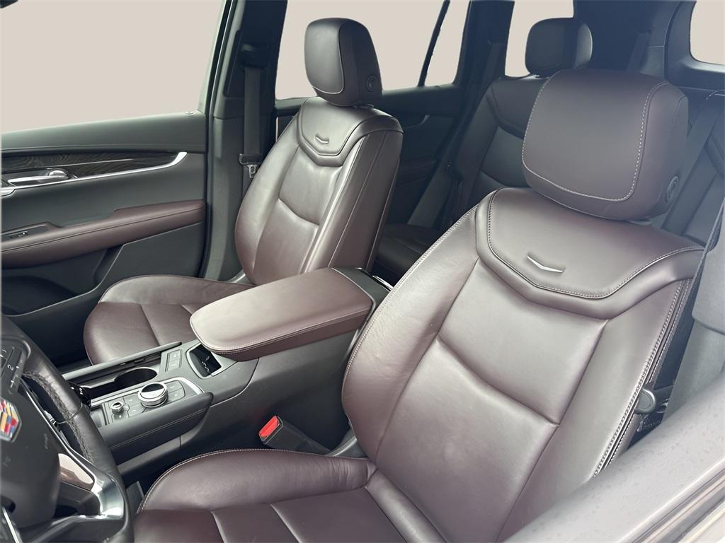 used 2023 Cadillac XT6 car, priced at $44,991