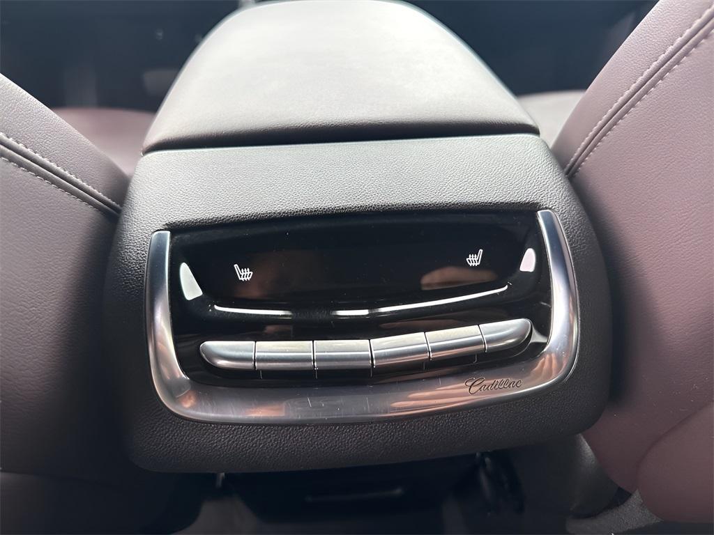 used 2023 Cadillac XT6 car, priced at $44,991