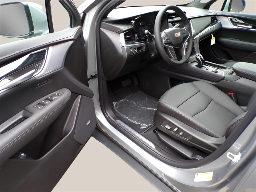 new 2025 Cadillac XT5 car, priced at $53,090