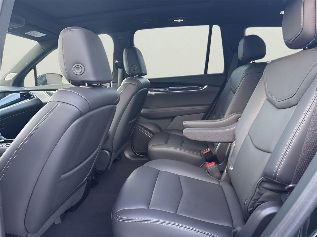 used 2022 Cadillac XT6 car, priced at $38,991