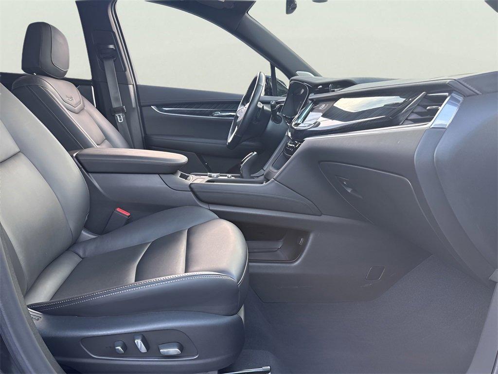 used 2022 Cadillac XT6 car, priced at $38,991