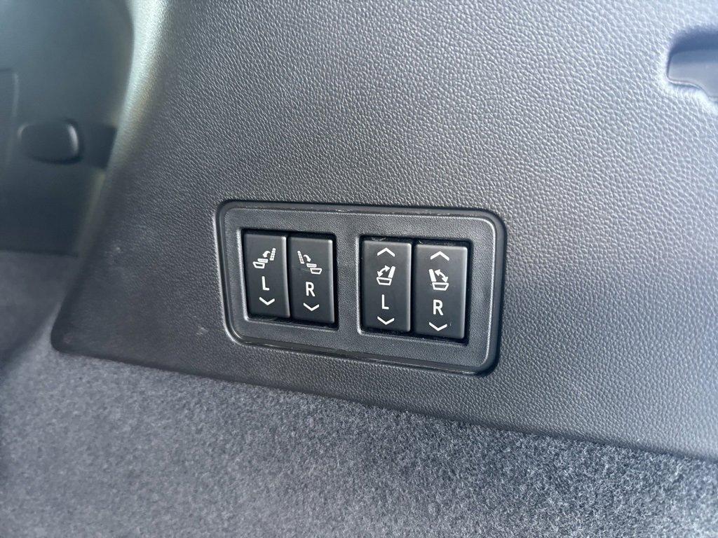 used 2022 Cadillac XT6 car, priced at $38,991