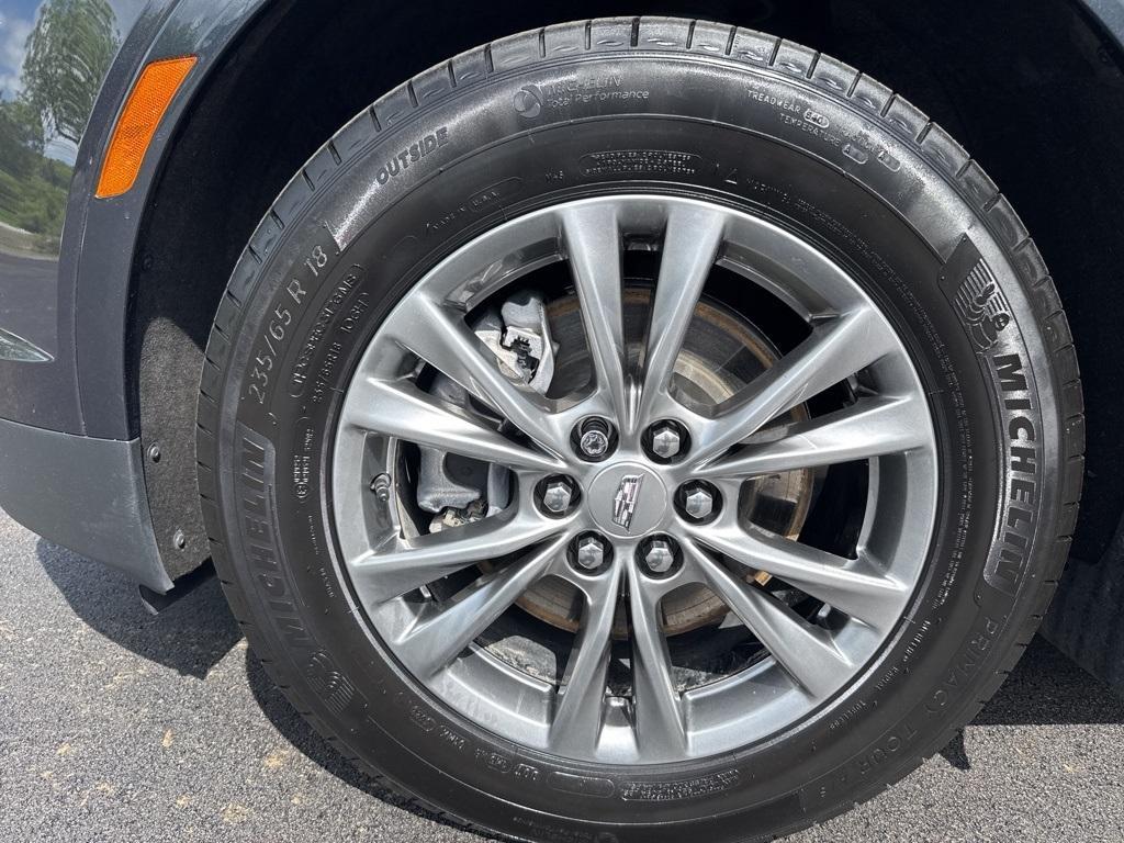 used 2023 Cadillac XT5 car, priced at $37,991