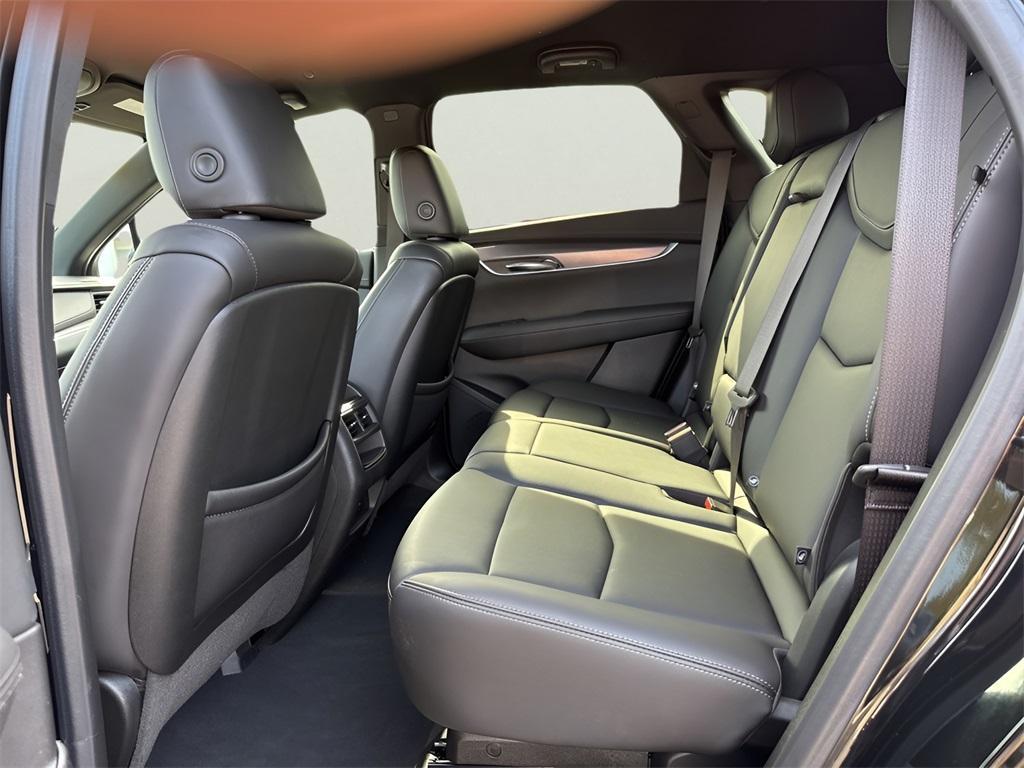 used 2022 Cadillac XT5 car, priced at $33,991