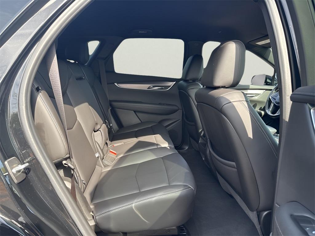 used 2022 Cadillac XT5 car, priced at $33,991