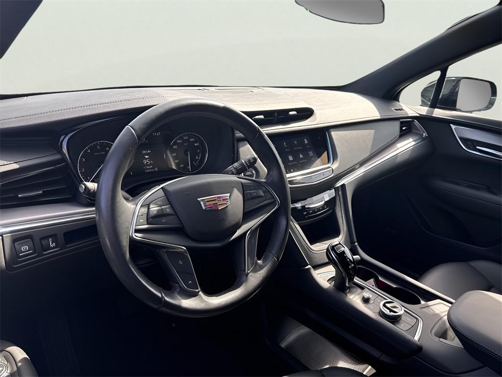 used 2022 Cadillac XT5 car, priced at $33,991