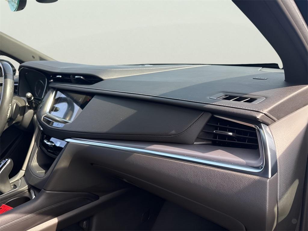 used 2022 Cadillac XT5 car, priced at $33,991