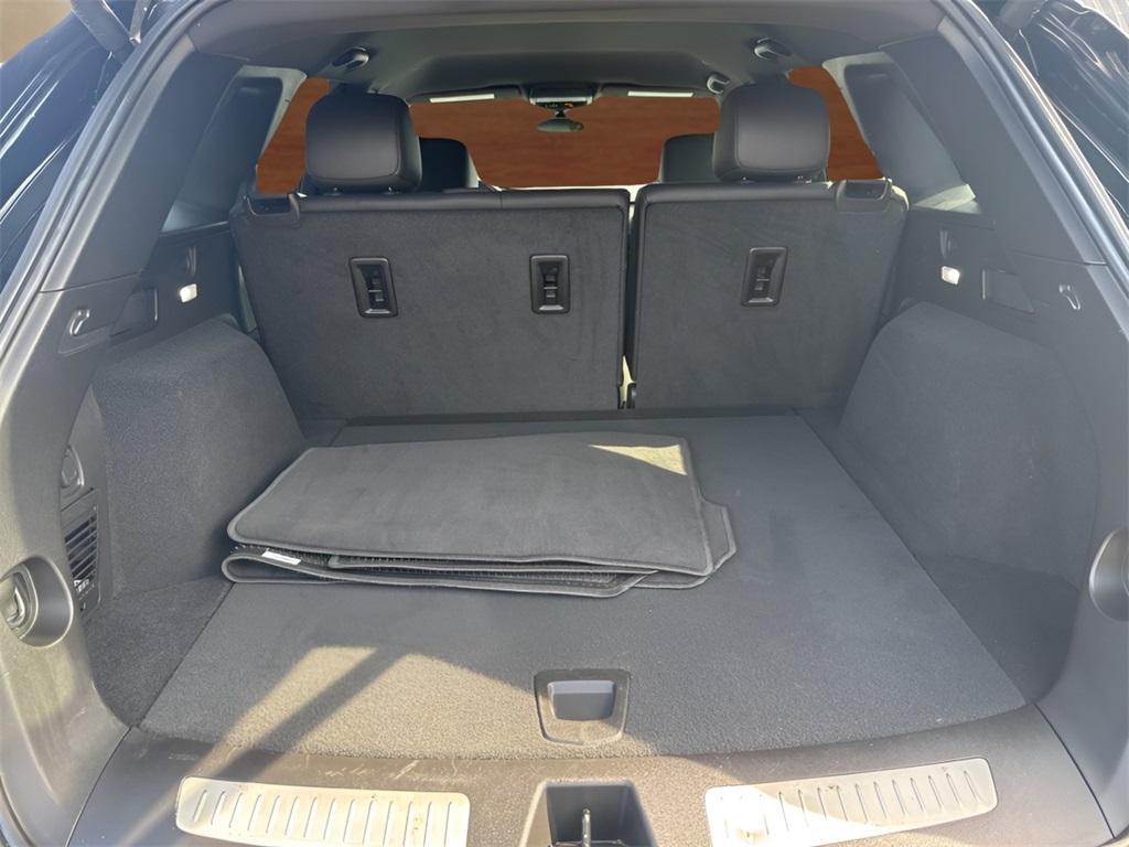 used 2022 Cadillac XT5 car, priced at $33,991