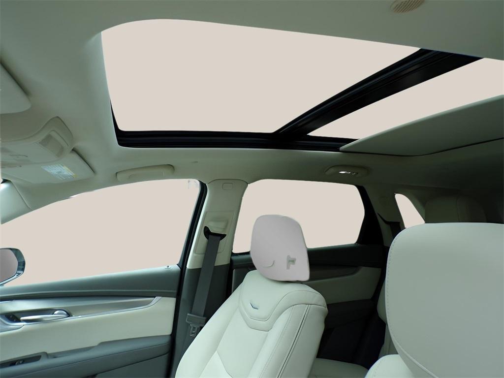 new 2025 Cadillac XT5 car, priced at $56,590