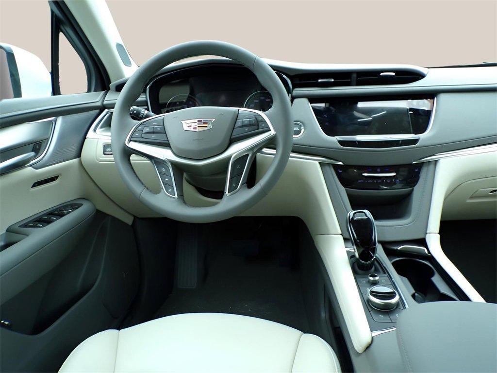 new 2025 Cadillac XT5 car, priced at $56,590