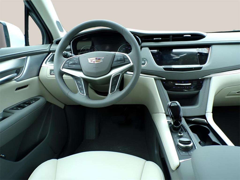 new 2025 Cadillac XT5 car, priced at $56,590