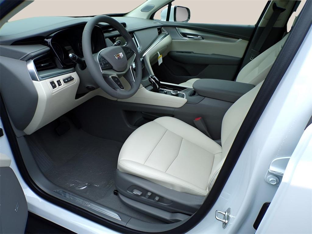 new 2025 Cadillac XT5 car, priced at $56,590