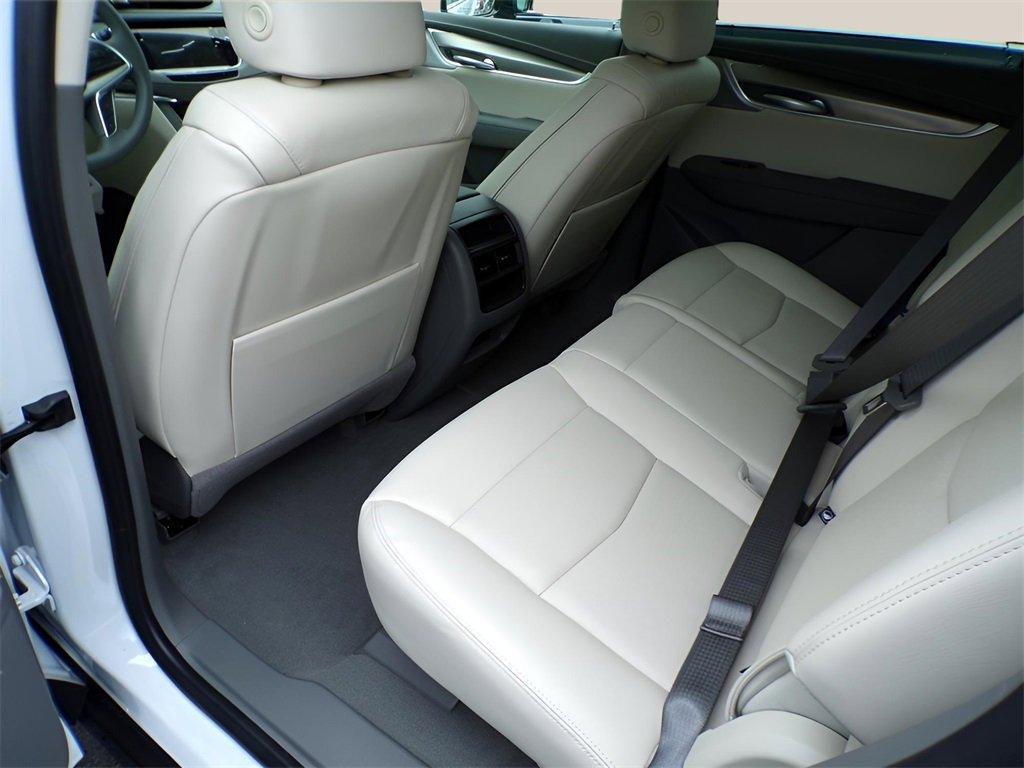 new 2025 Cadillac XT5 car, priced at $56,590