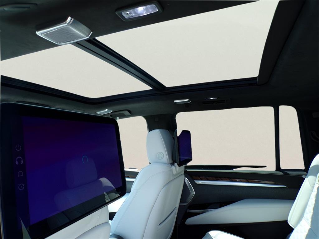 new 2025 Cadillac Escalade ESV car, priced at $127,515