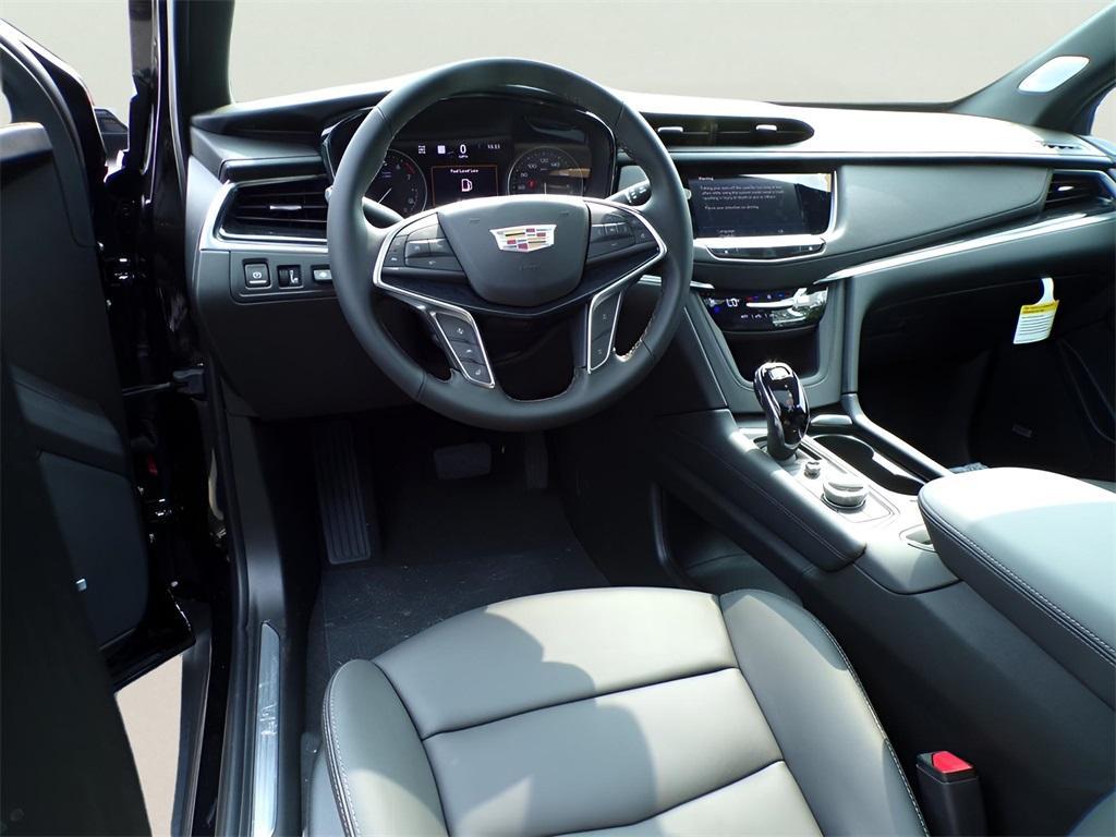 new 2025 Cadillac XT5 car, priced at $53,990