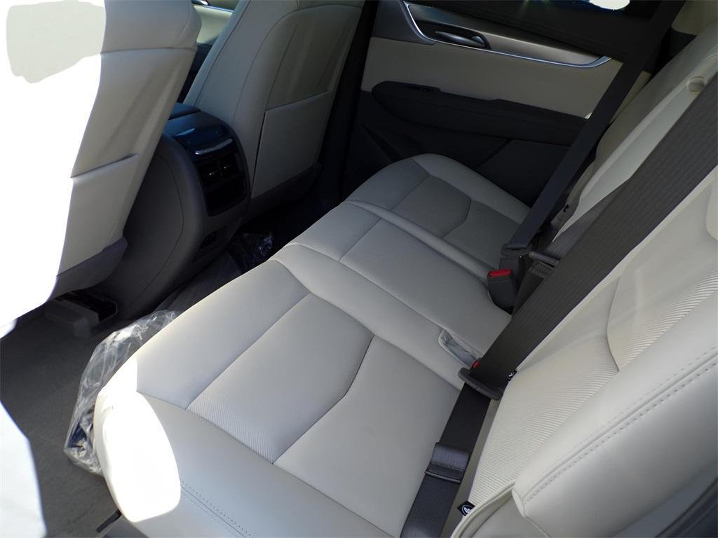 new 2025 Cadillac XT5 car, priced at $57,790