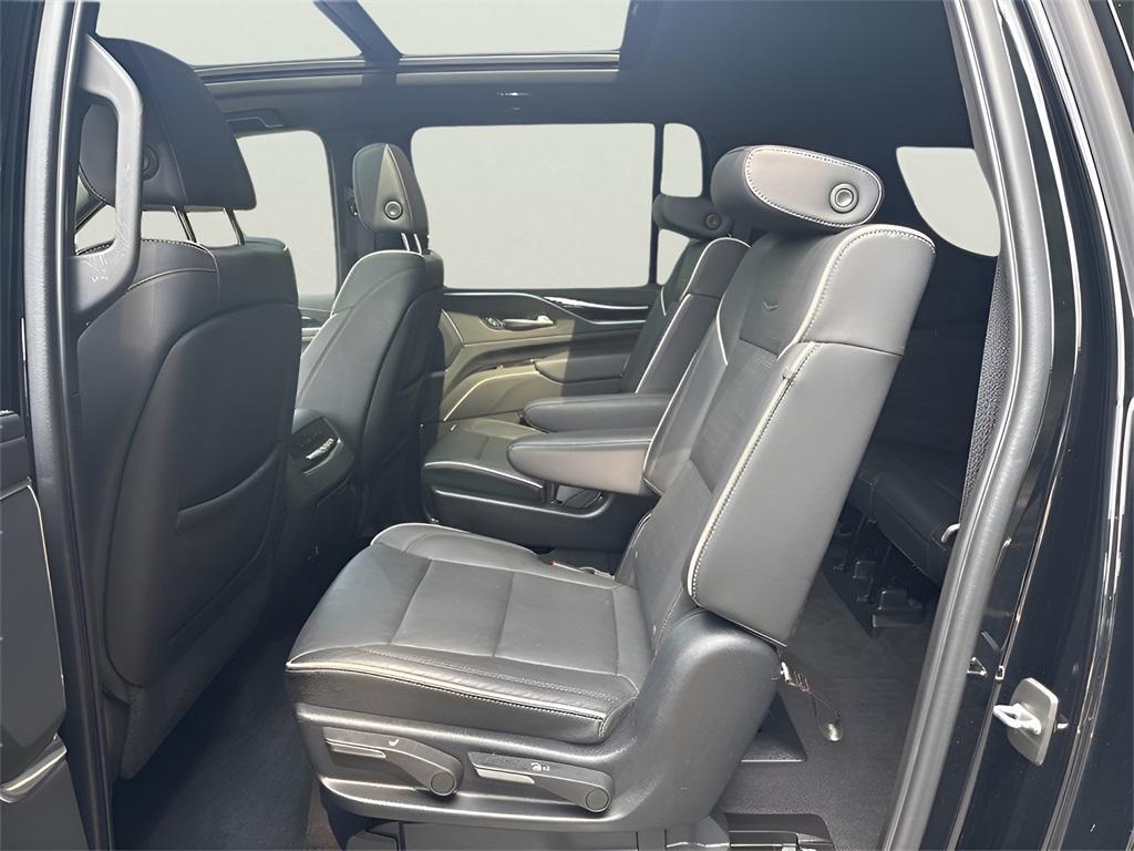 used 2022 Cadillac Escalade ESV car, priced at $59,991