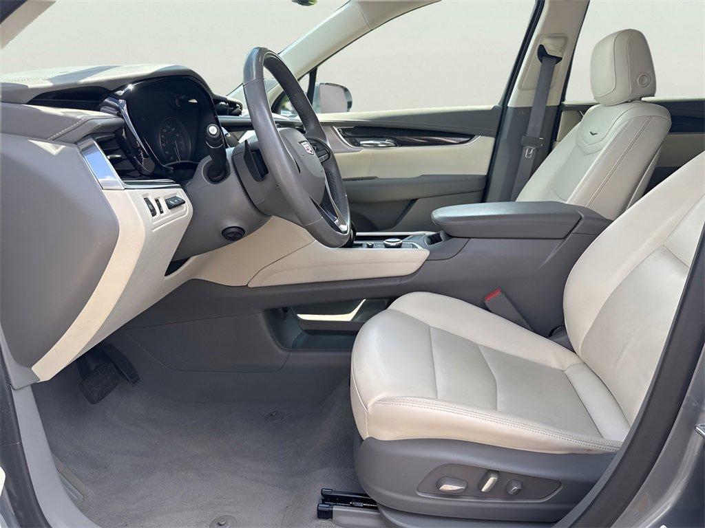 used 2022 Cadillac XT6 car, priced at $39,991