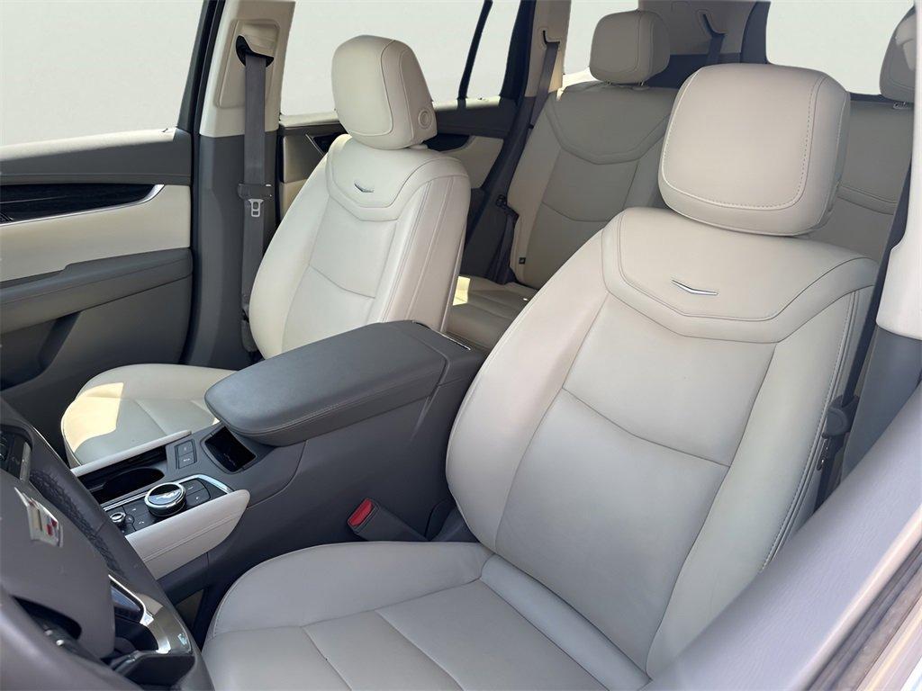 used 2022 Cadillac XT6 car, priced at $39,991