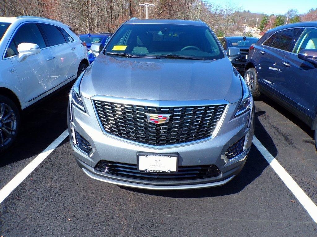 new 2025 Cadillac XT5 car, priced at $55,515