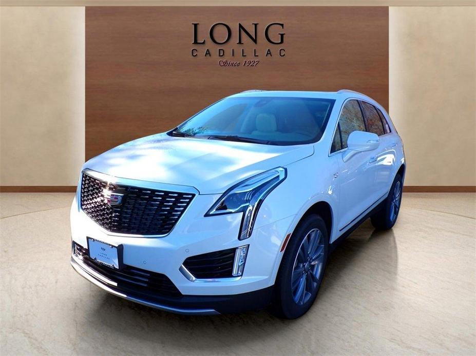 new 2025 Cadillac XT5 car, priced at $55,215