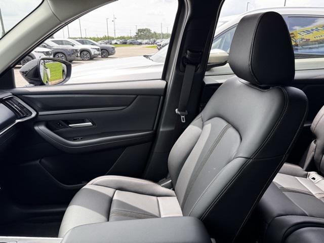 new 2025 Mazda CX-90 car, priced at $38,549