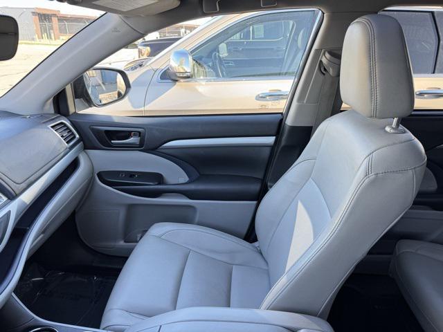 used 2018 Toyota Highlander car, priced at $27,799