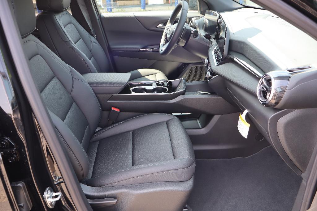 new 2026 Chevrolet Equinox car, priced at $33,008