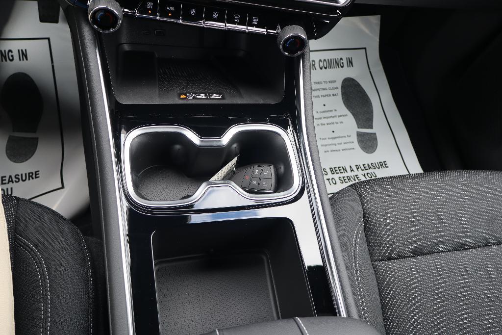 new 2025 Chevrolet Traverse car, priced at $40,918