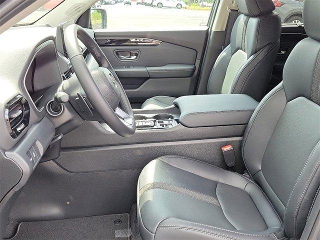 new 2025 Honda Pilot car, priced at $44,920
