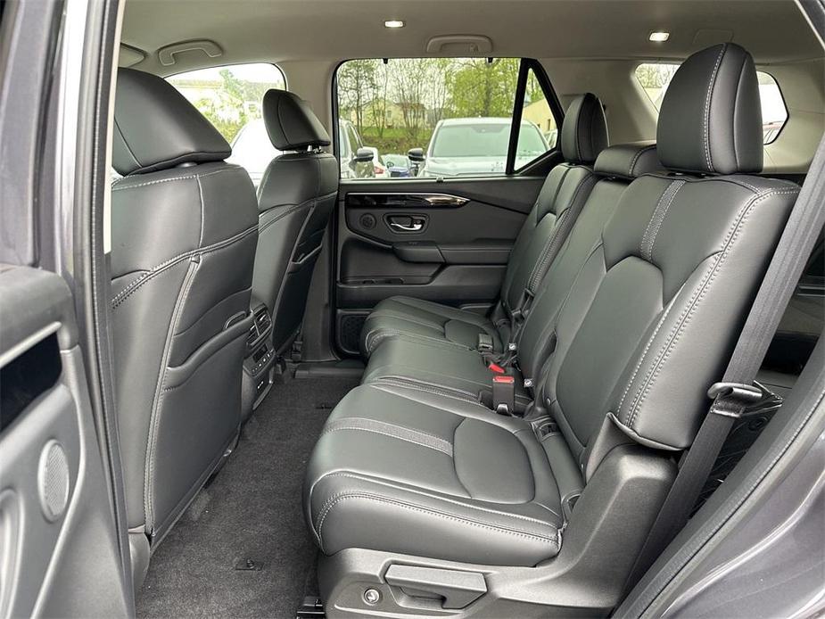 new 2025 Honda Pilot car, priced at $46,695