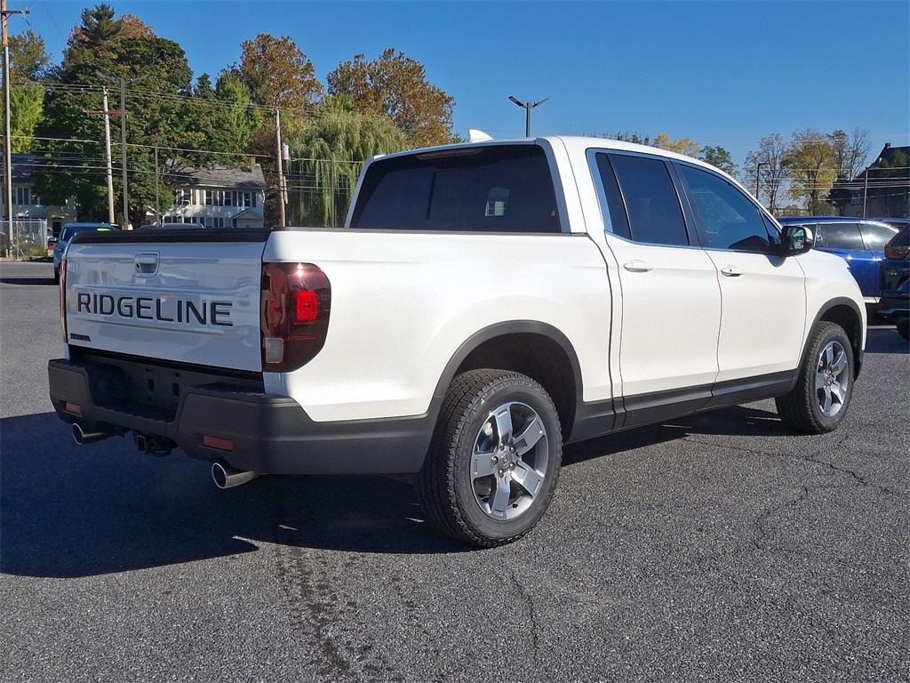new 2025 Honda Ridgeline car, priced at $43,990