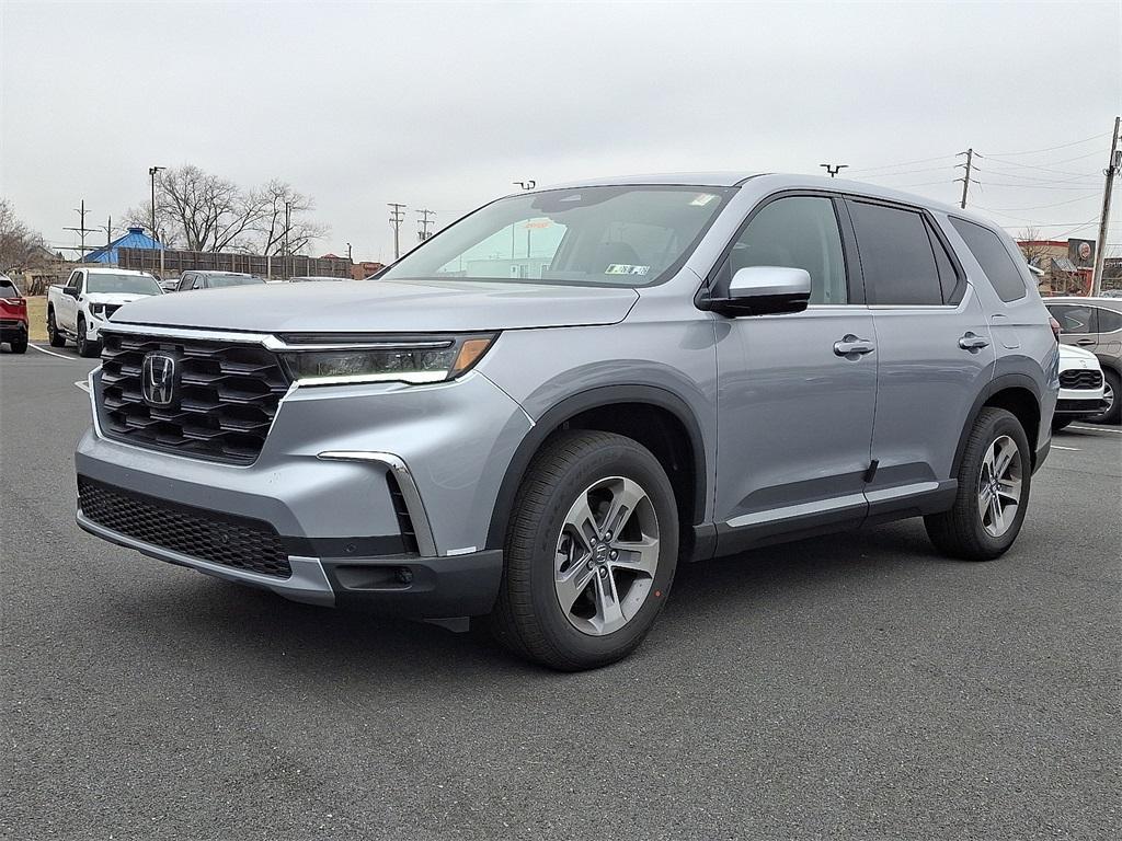 new 2025 Honda Pilot car, priced at $47,725