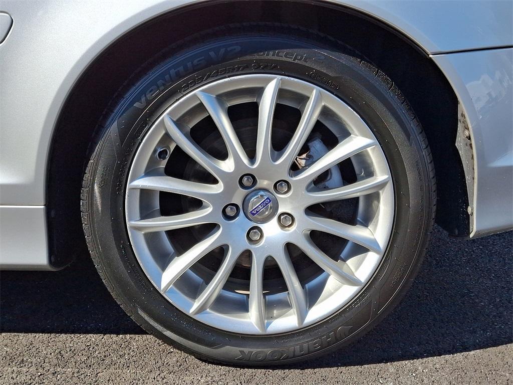 used 2007 Volvo C70 car, priced at $4,895