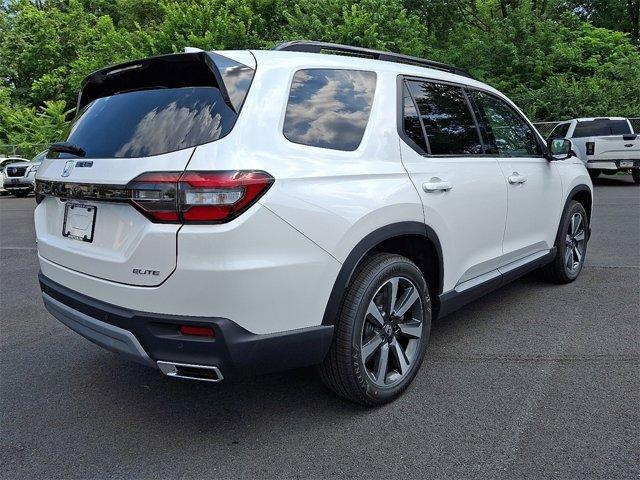 new 2025 Honda Pilot car, priced at $53,935