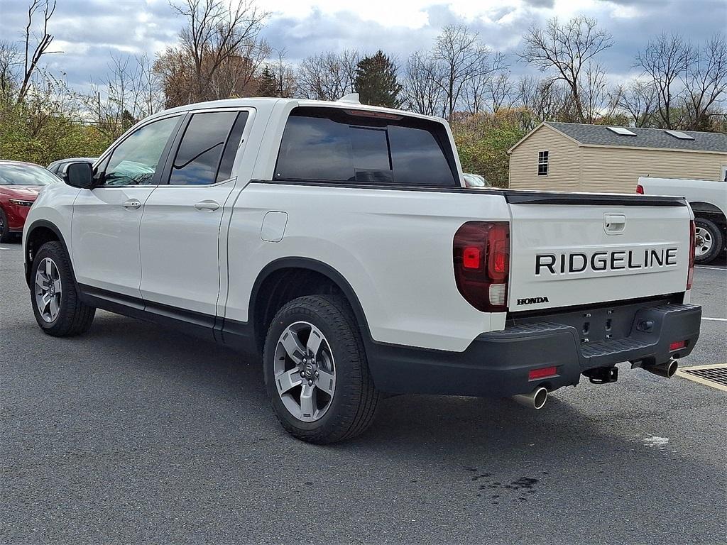 used 2025 Honda Ridgeline car, priced at $38,118