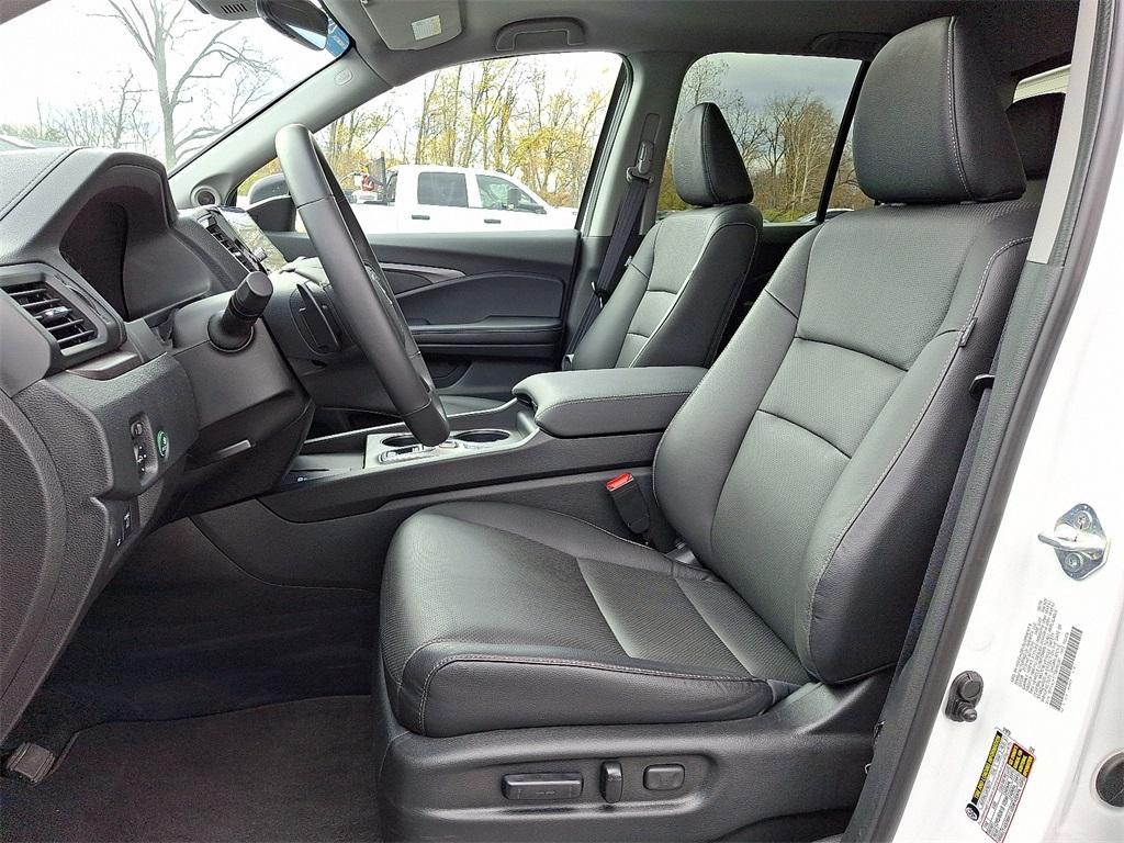 used 2025 Honda Ridgeline car, priced at $38,118