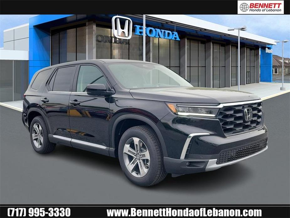 new 2025 Honda Pilot car, priced at $46,695