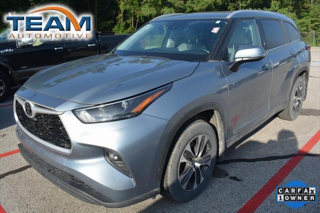 used 2022 Toyota Highlander car, priced at $38,250