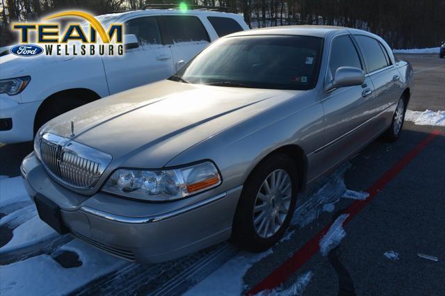 used 2003 Lincoln Town Car car, priced at $10,900