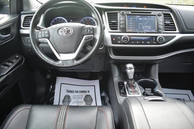 used 2019 Toyota Highlander car, priced at $27,529