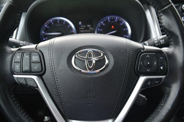 used 2019 Toyota Highlander car, priced at $27,529